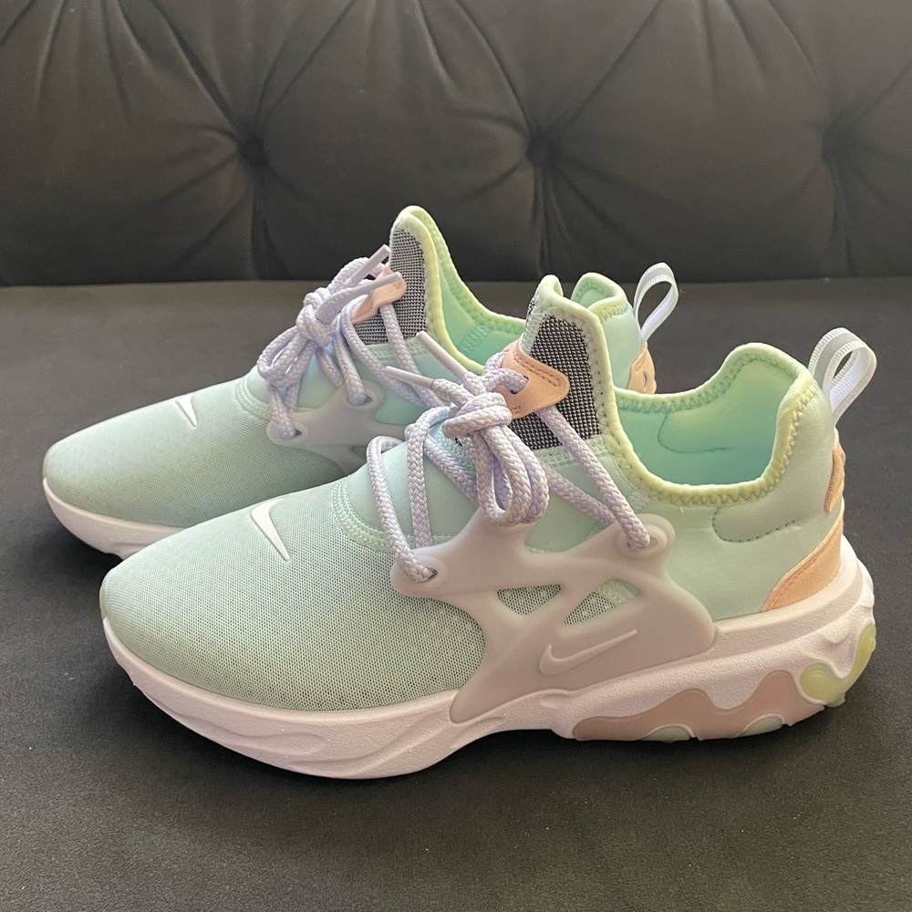 Nike React Presto ( Womens - Size 7 )